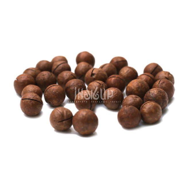 Макадамія у шкаралупі